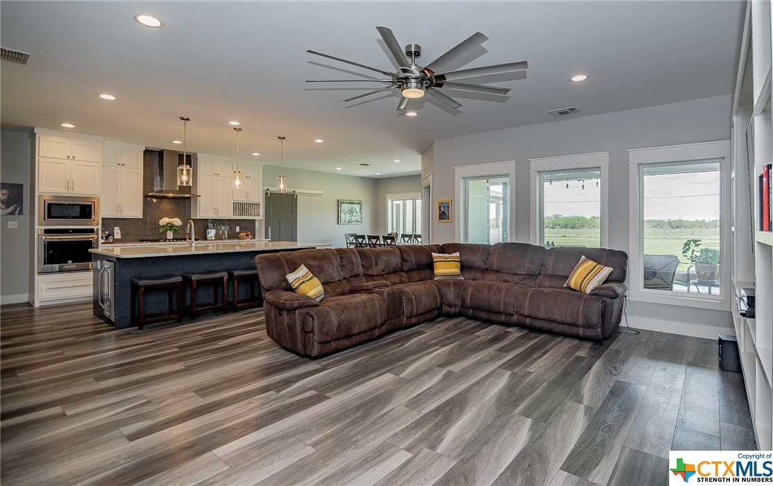 203 Bella Vista