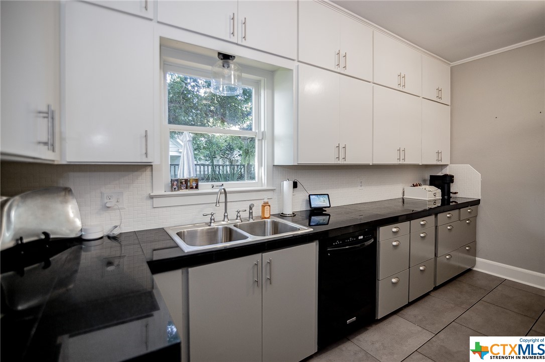 1403 N Glass Street