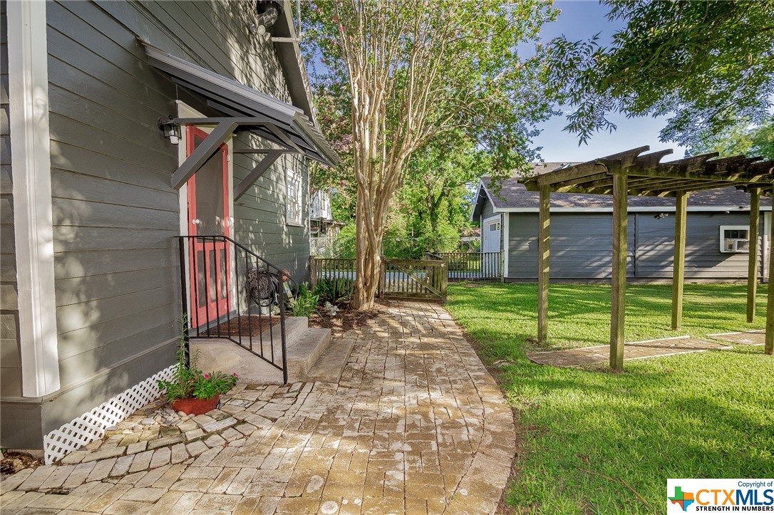 1403 N Glass Street