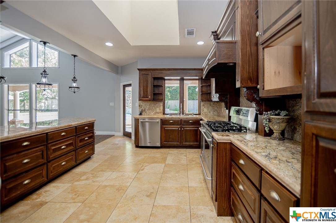 103 Creekside Drive