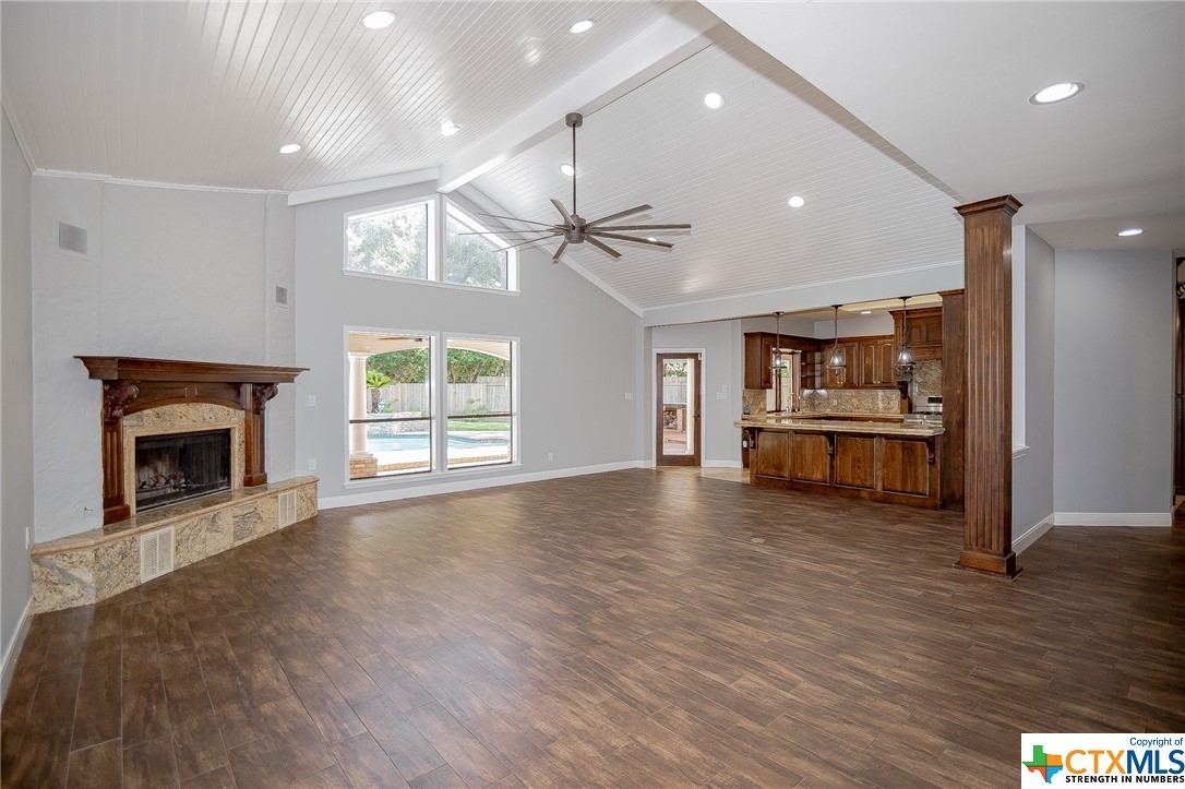 103 Creekside Drive