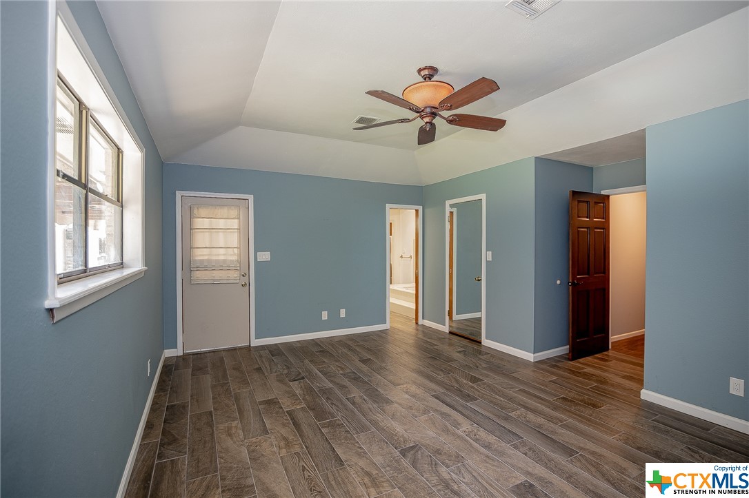 103 Creekside Drive