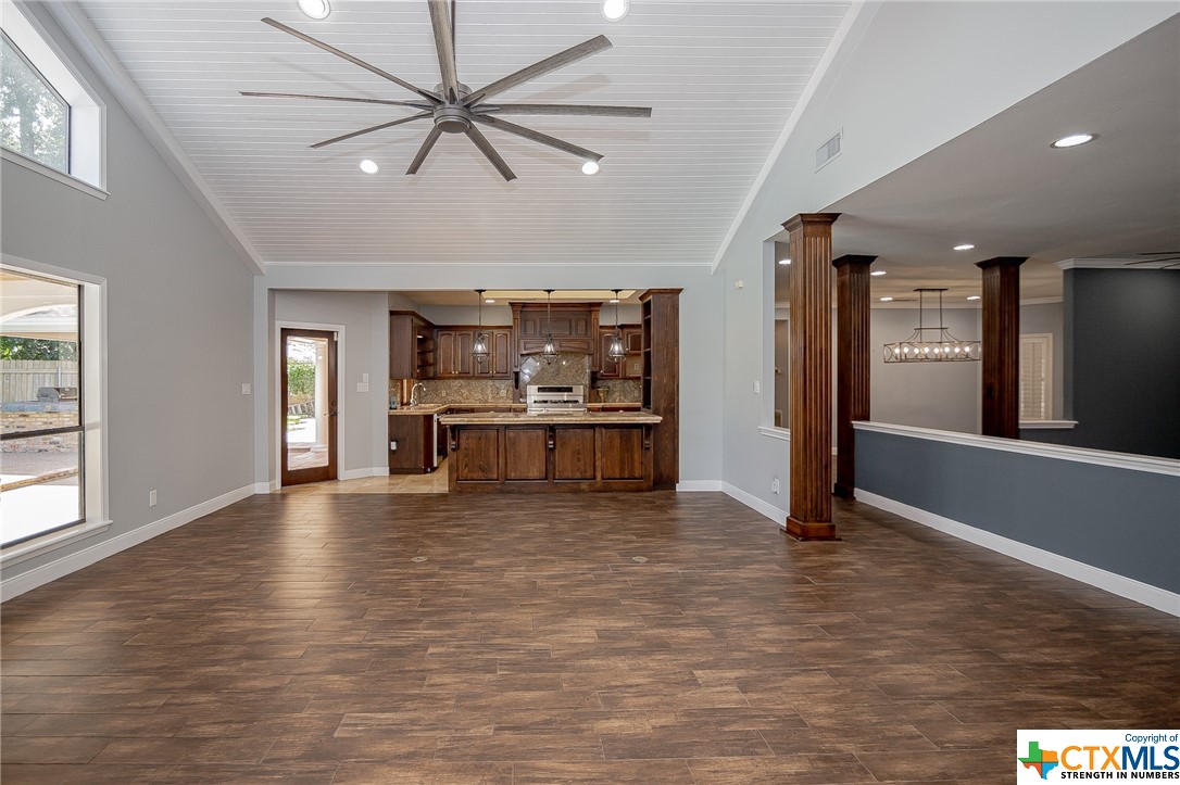103 Creekside Drive