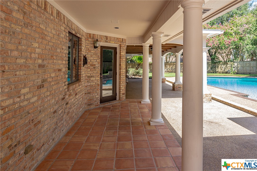 103 Creekside Drive