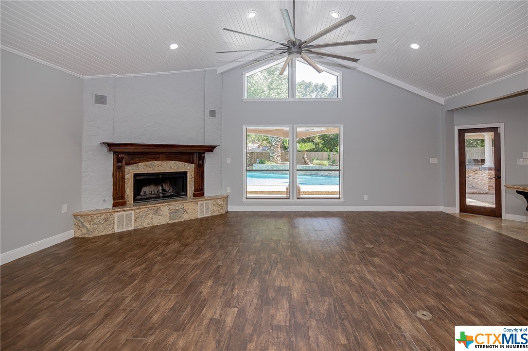 103 Creekside Drive