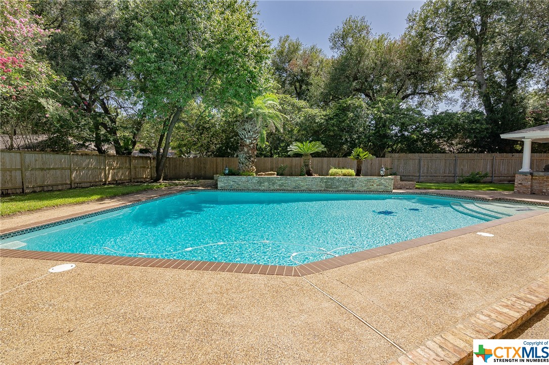 103 Creekside Drive
