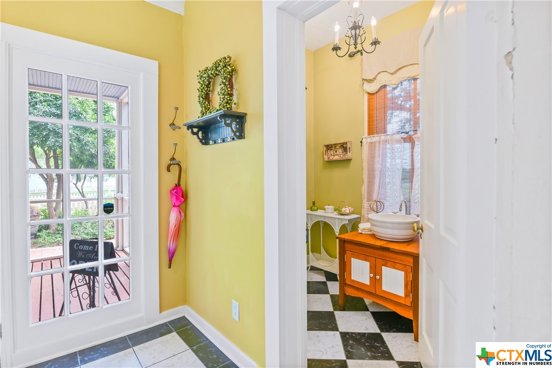 736 N Jefferson Street