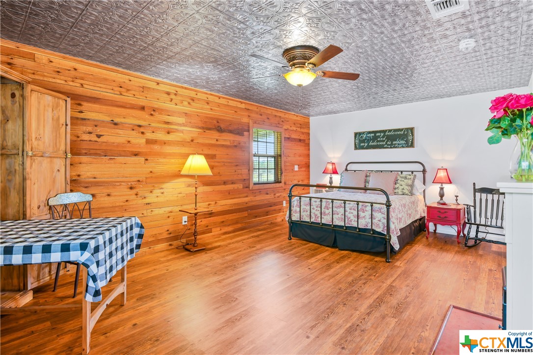 736 N Jefferson Street