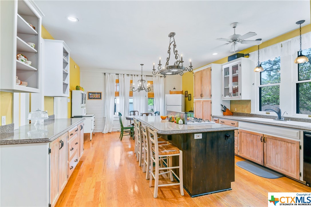 736 N Jefferson Street