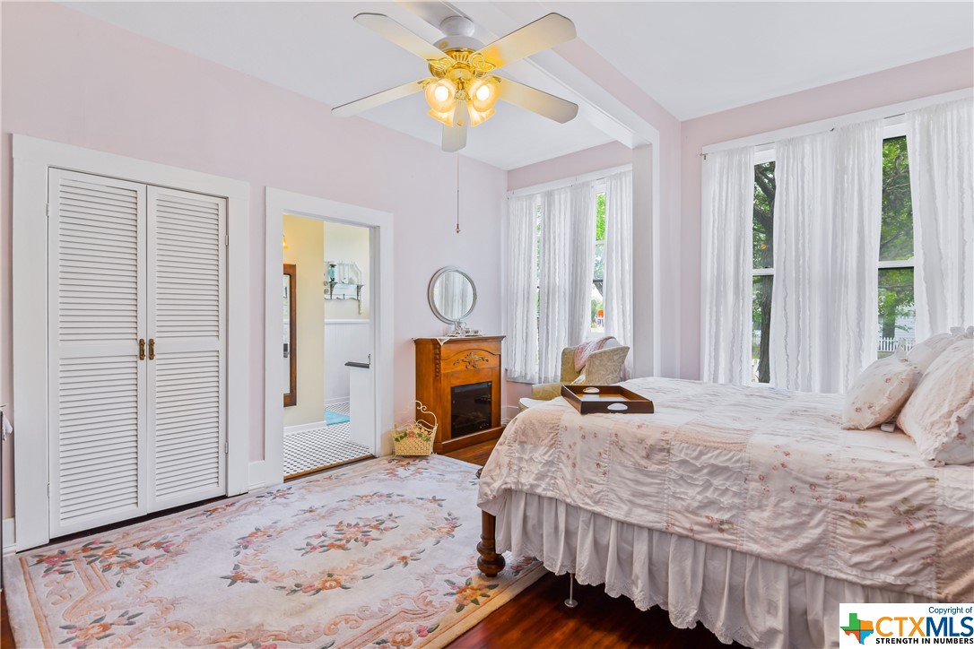 736 N Jefferson Street