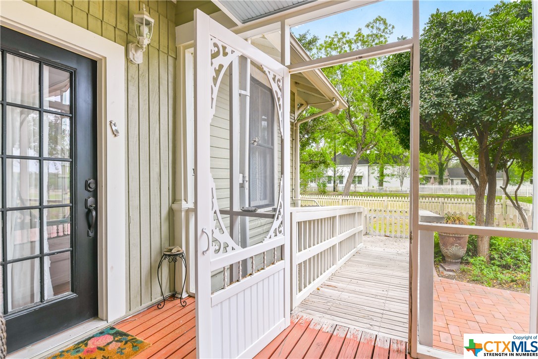 736 N Jefferson Street