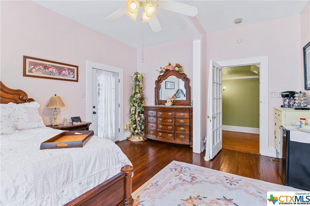 736 N Jefferson Street