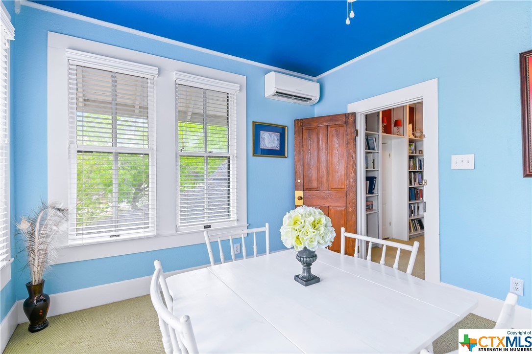 736 N Jefferson Street