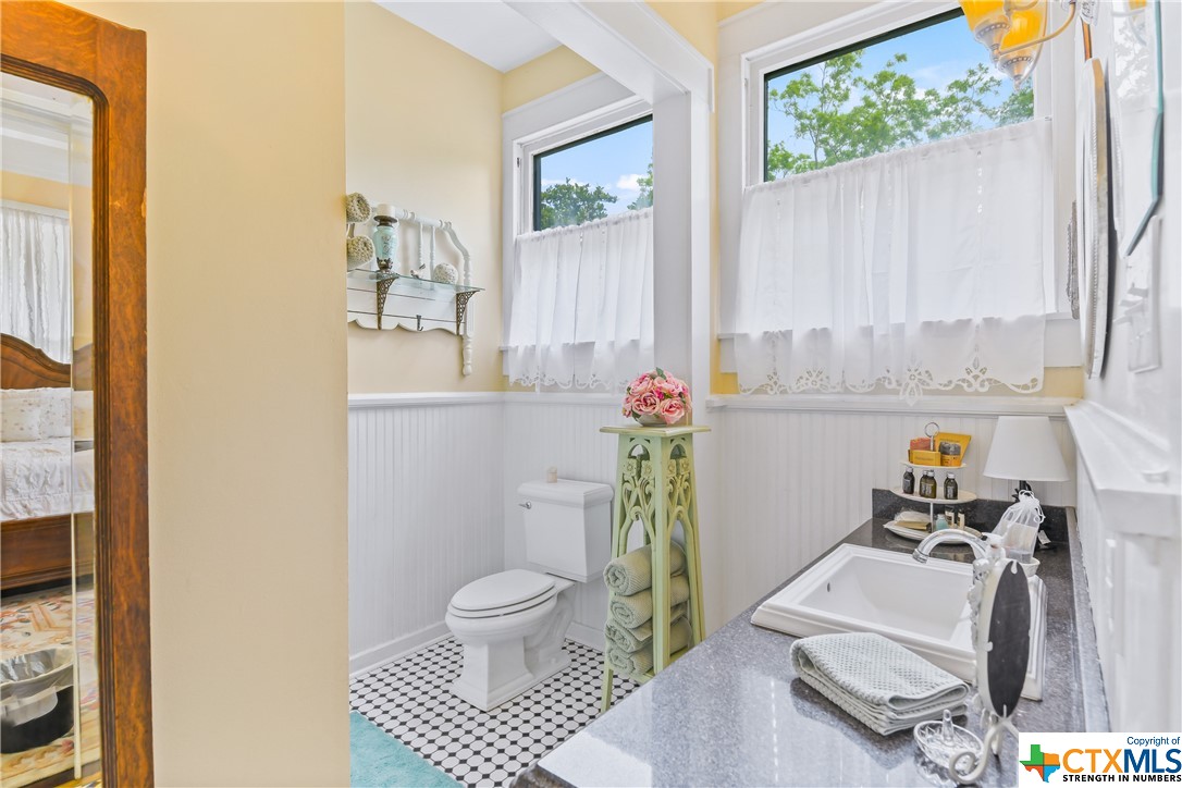 736 N Jefferson Street