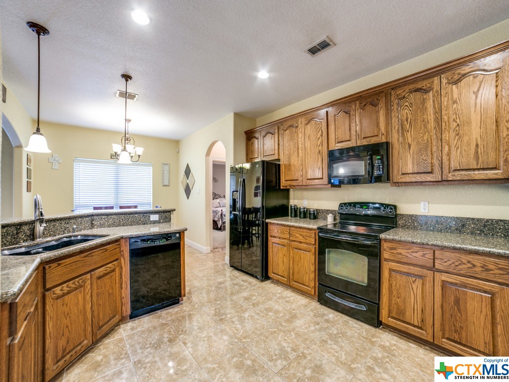 2240 Hunters Way