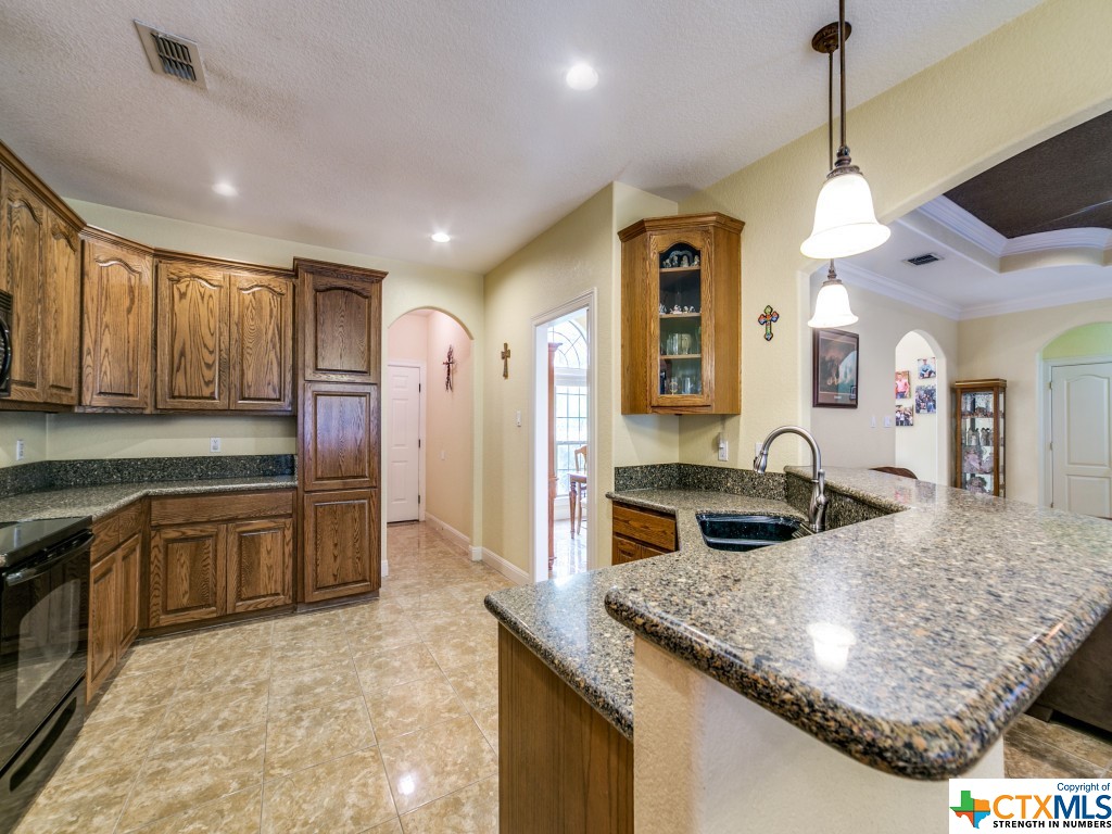 2240 Hunters Way