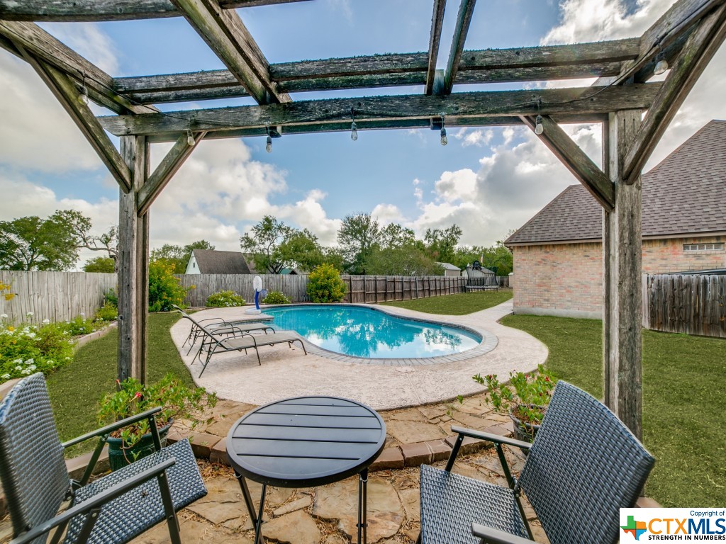 2240 Hunters Way