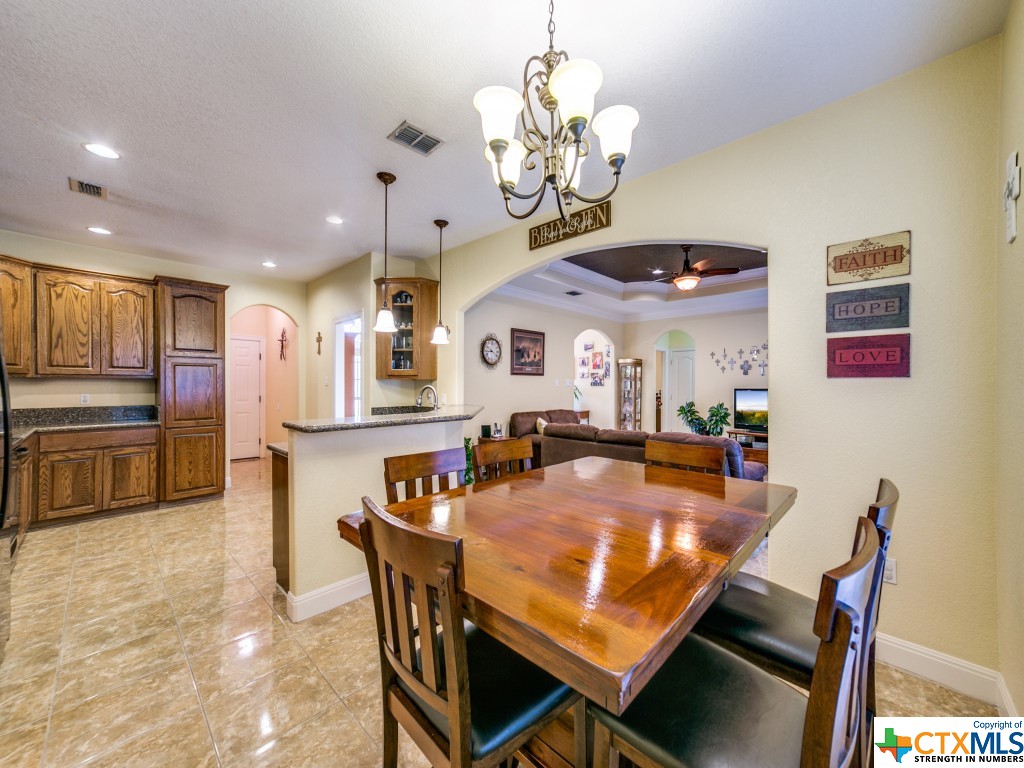 2240 Hunters Way