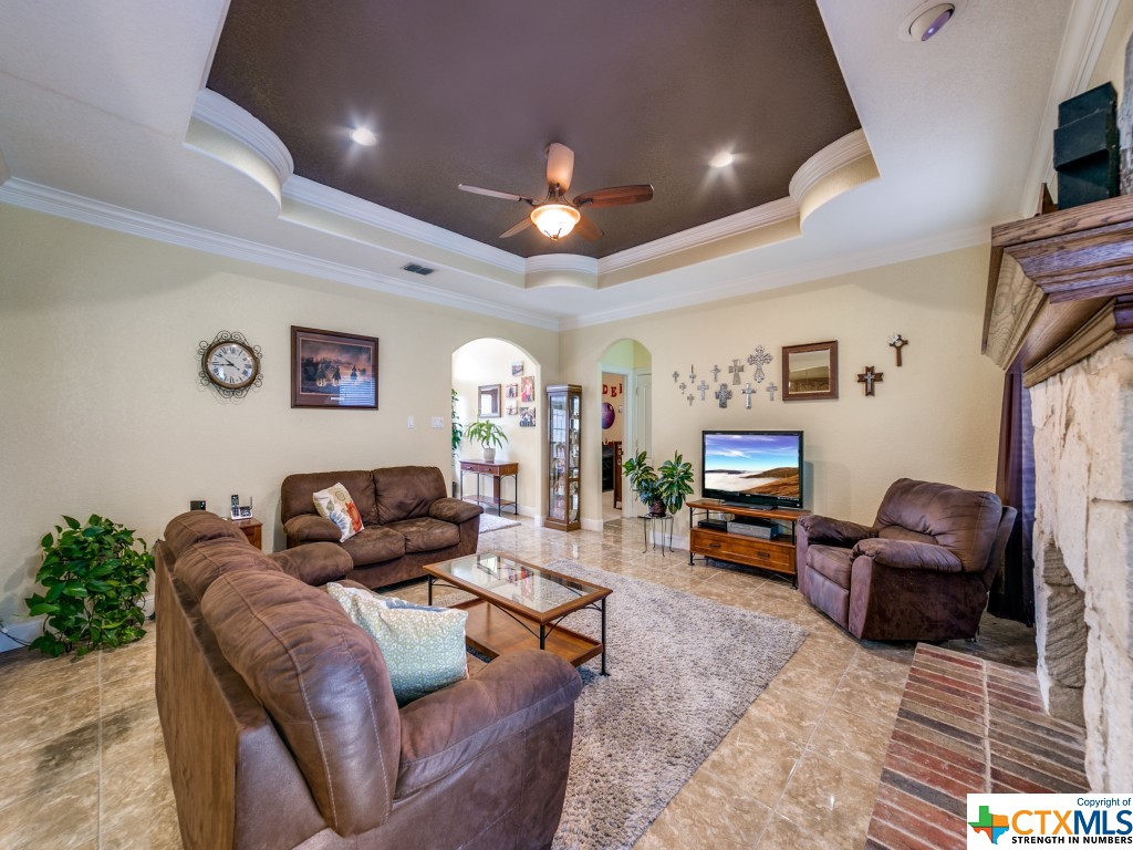 2240 Hunters Way