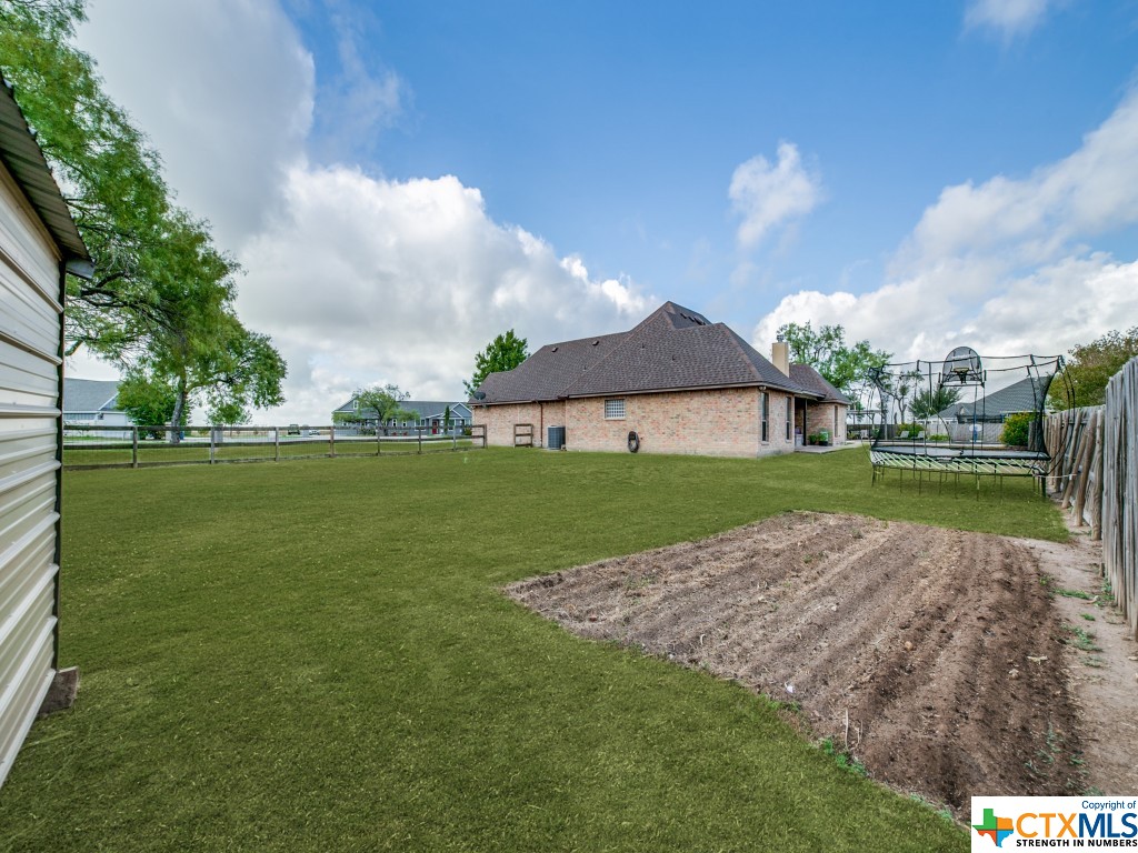 2240 Hunters Way