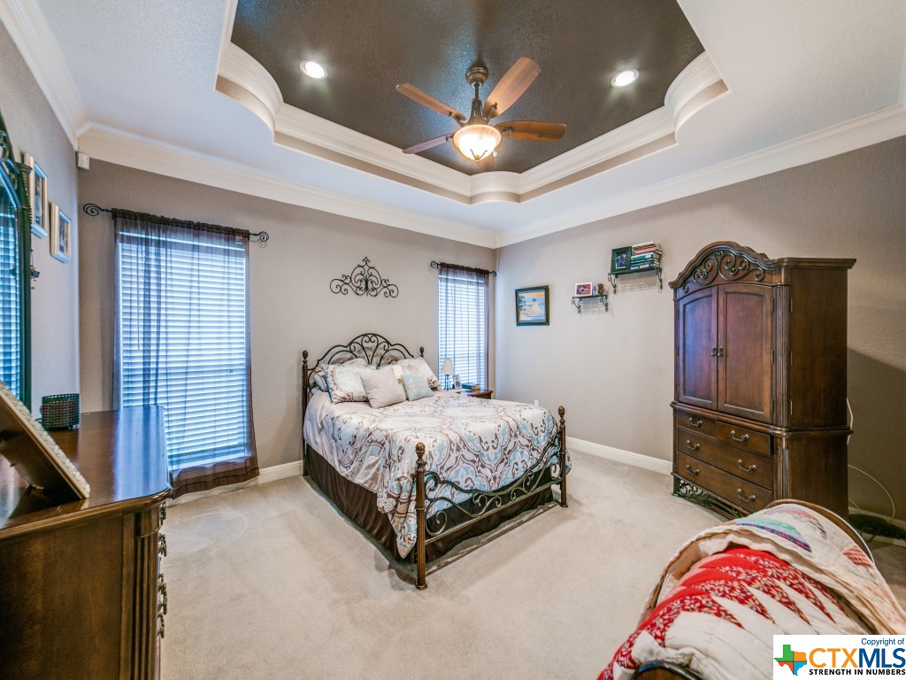 2240 Hunters Way