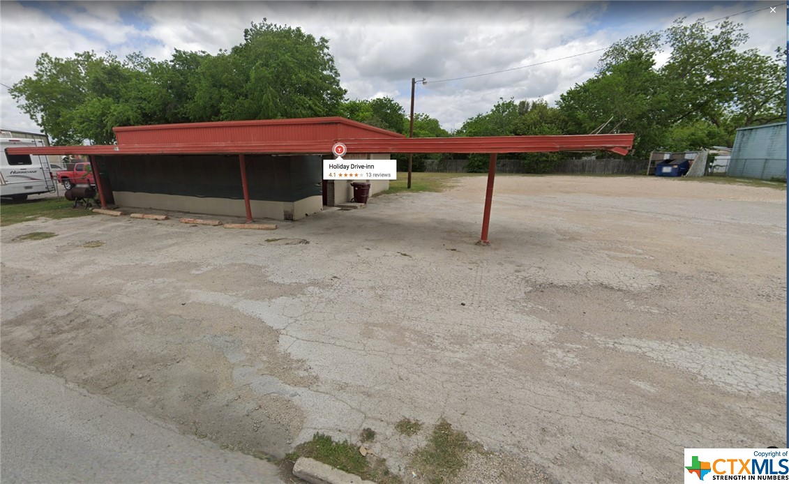 210 E Kingsbury Street