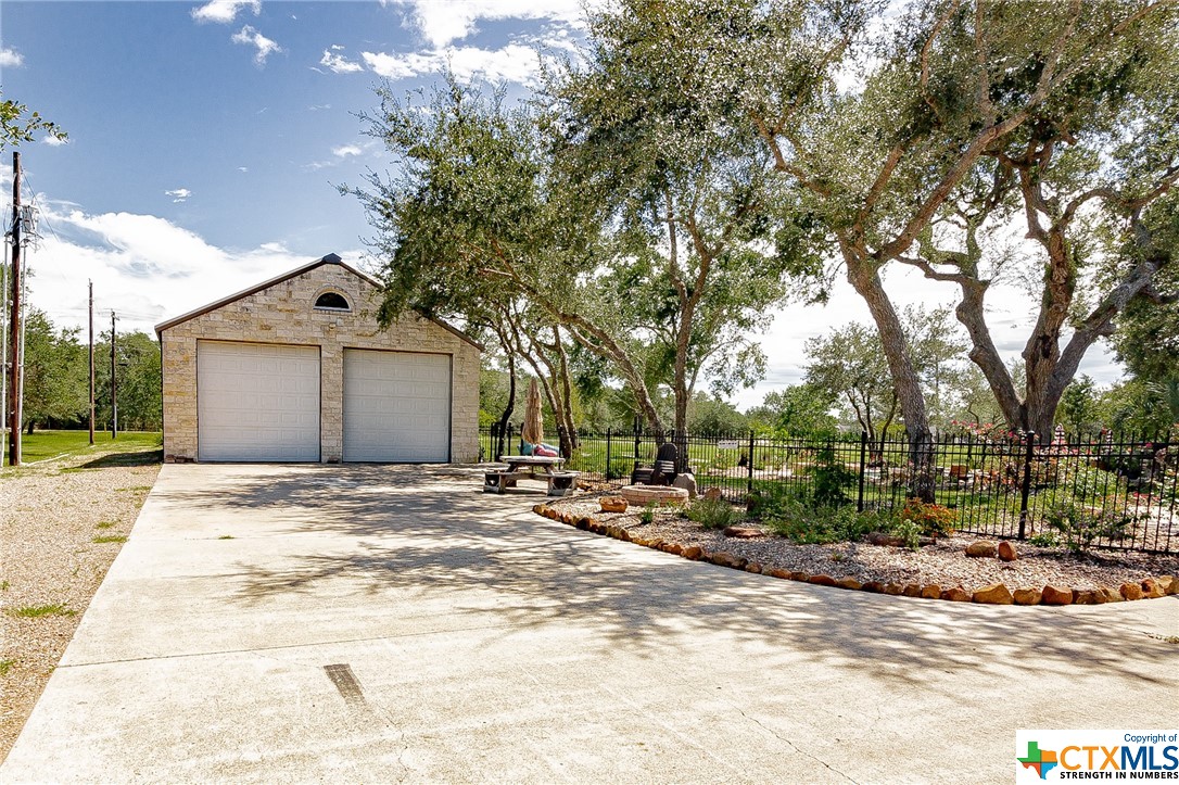 275 Post Oak Bend