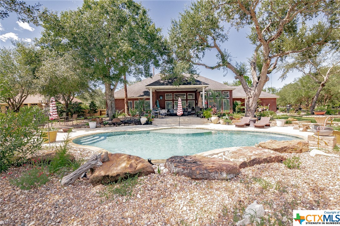 275 Post Oak Bend