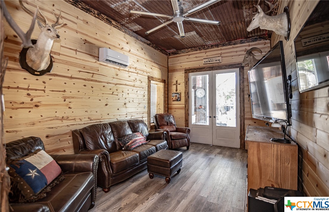275 Post Oak Bend