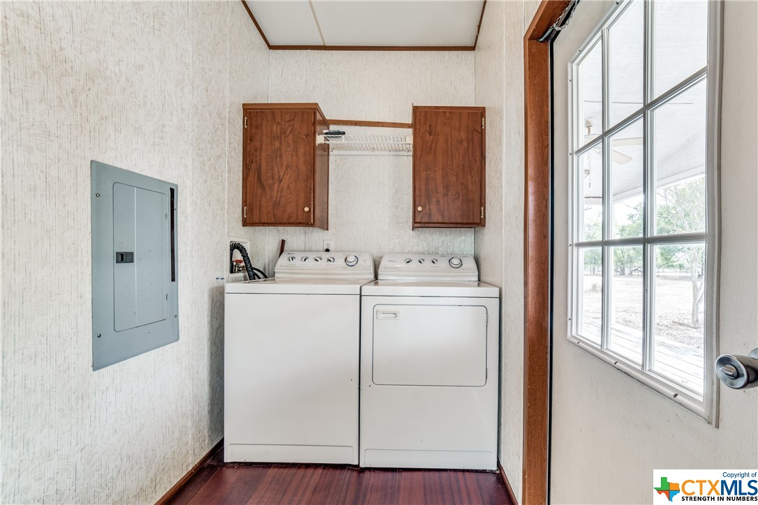 1070 Twin Creek