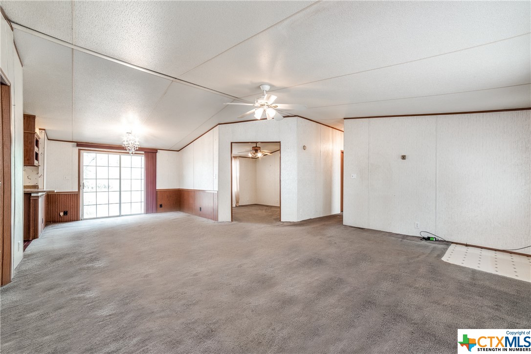 1070 Twin Creek