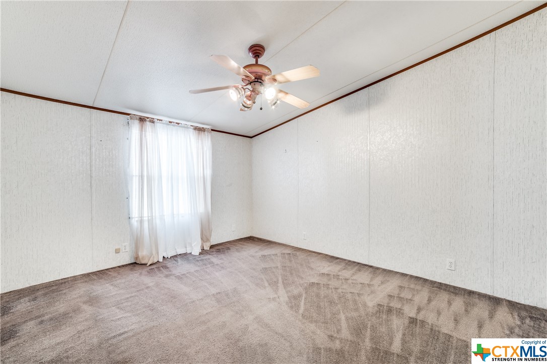1070 Twin Creek