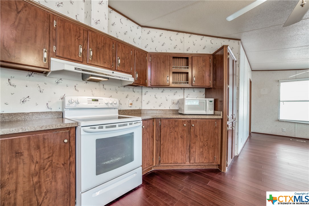 1070 Twin Creek