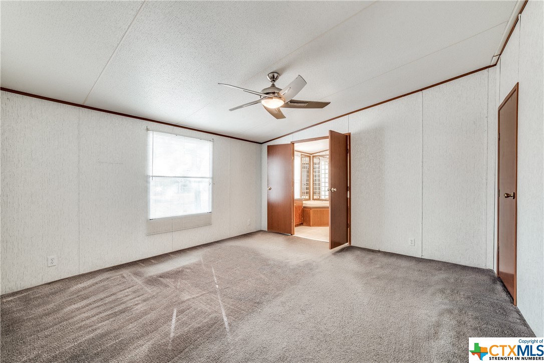 1070 Twin Creek