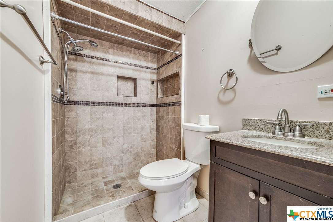 1070 Twin Creek
