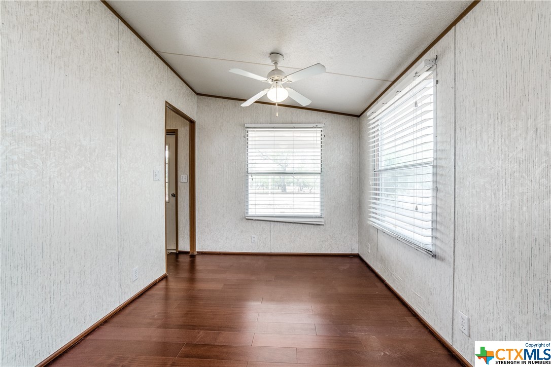 1070 Twin Creek