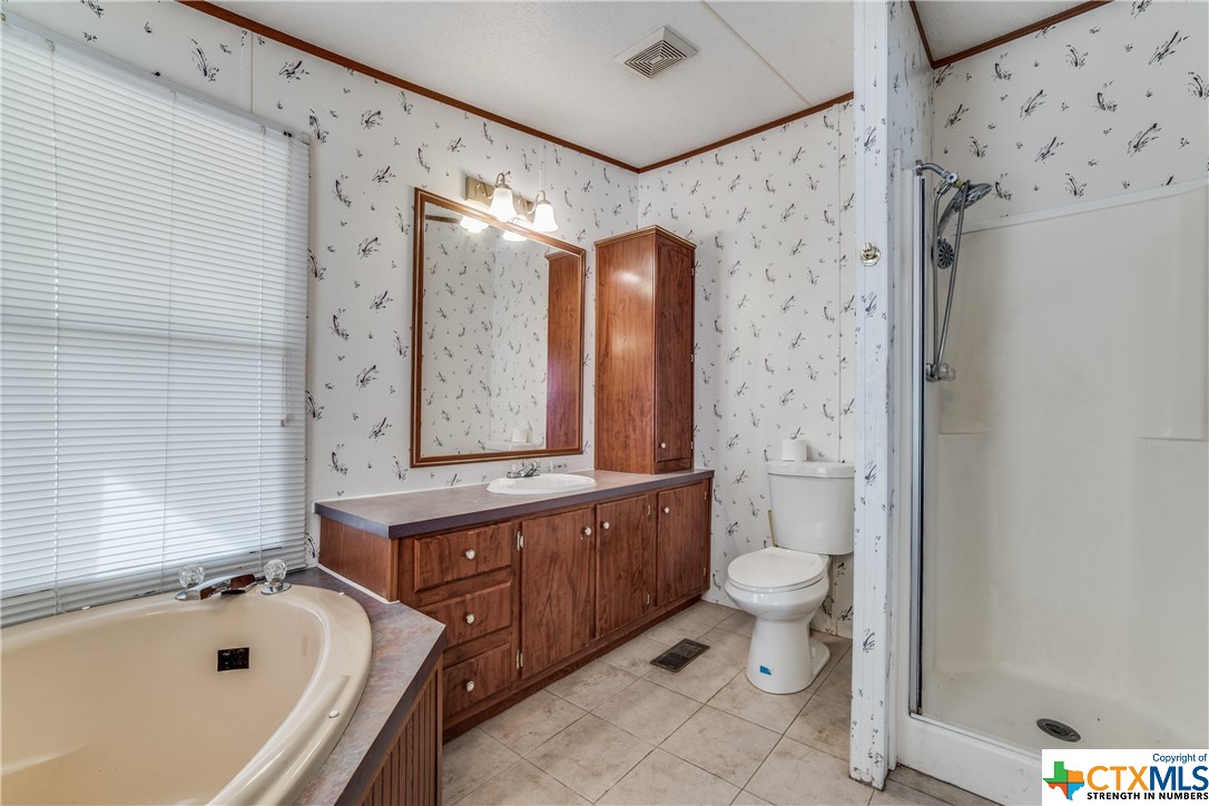 1070 Twin Creek