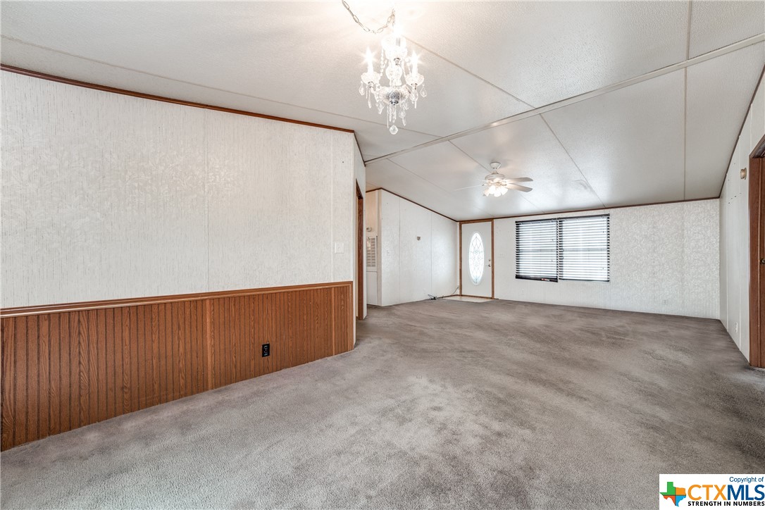 1070 Twin Creek
