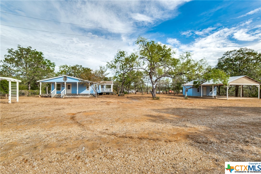 1070 Twin Creek