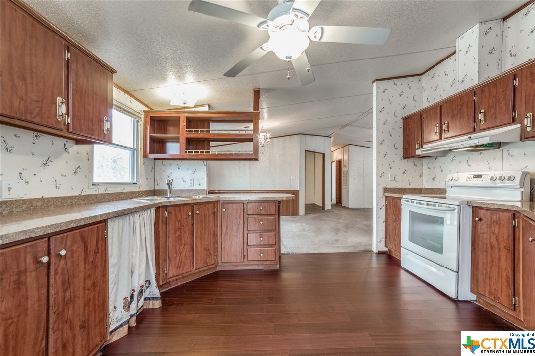 1070 Twin Creek