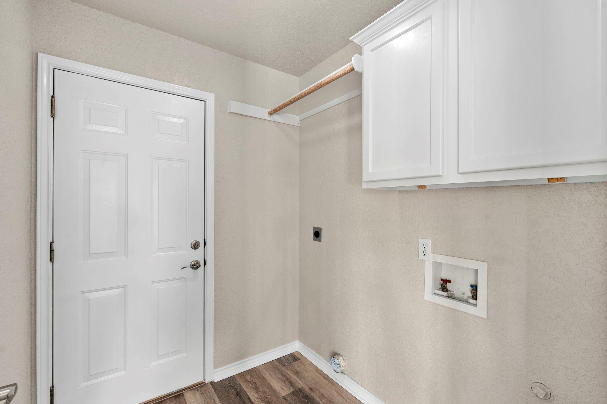 441 Thomas DR, Martindale