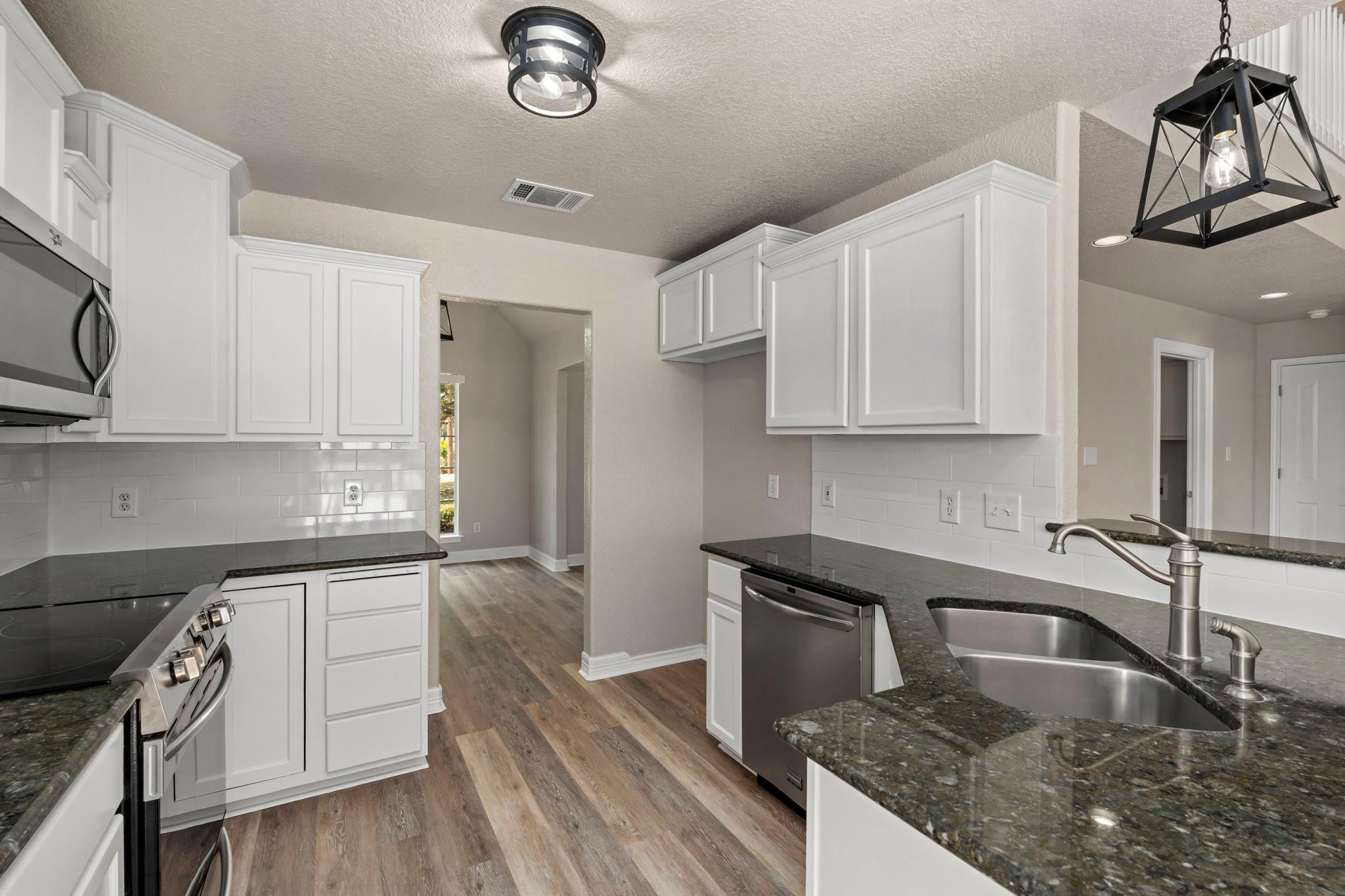 441 Thomas DR, Martindale