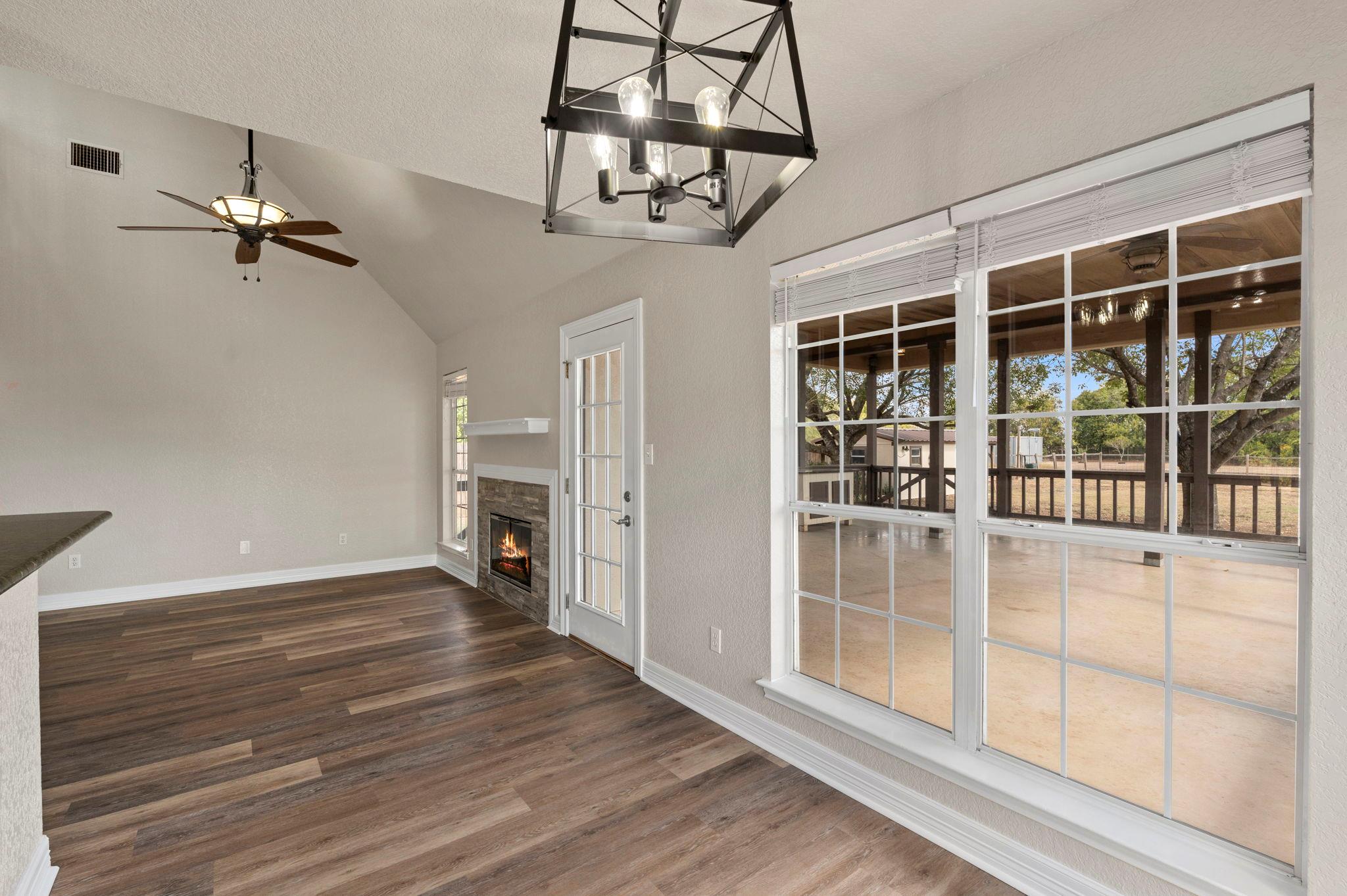 441 Thomas DR, Martindale
