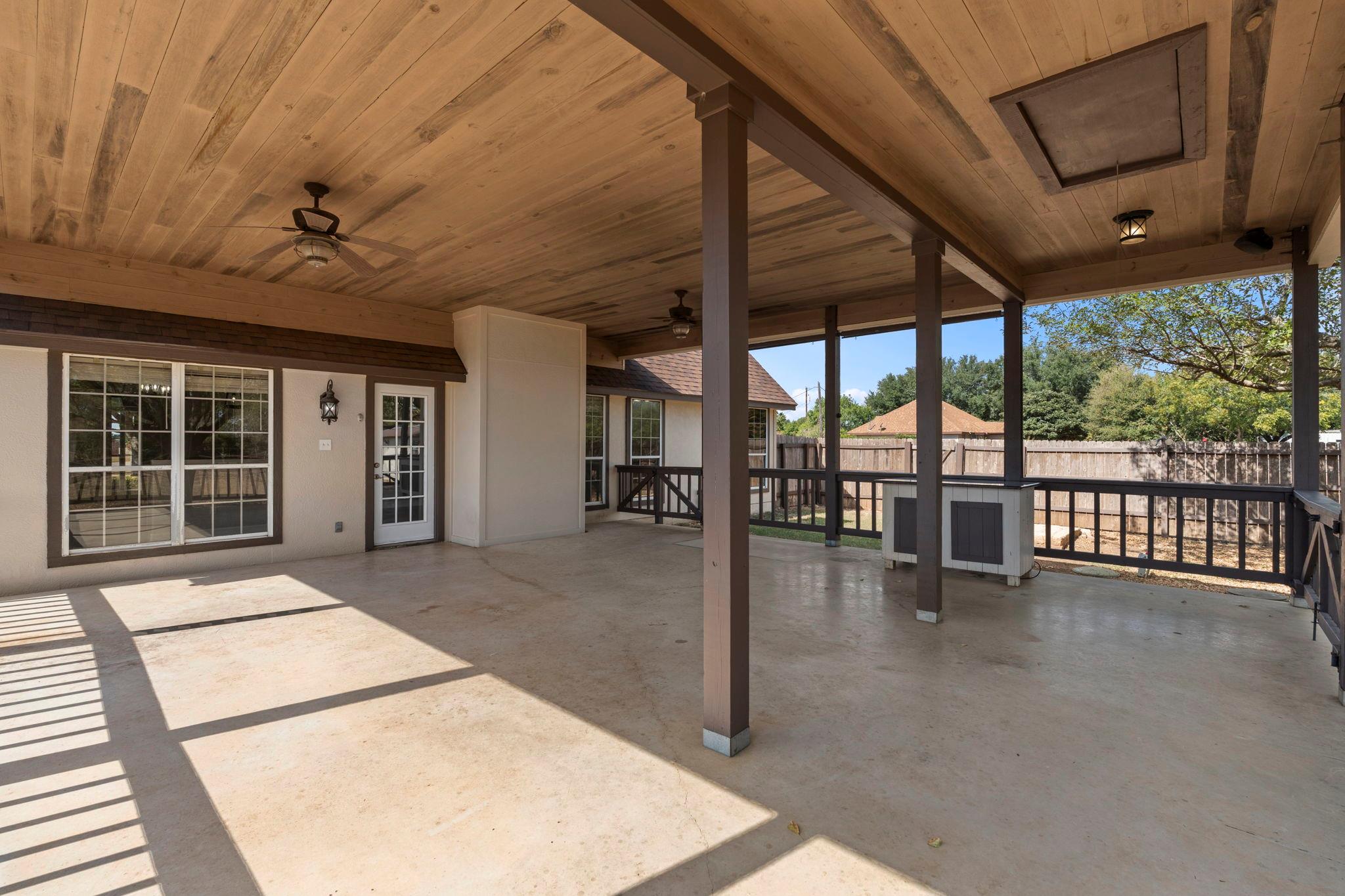 441 Thomas DR, Martindale