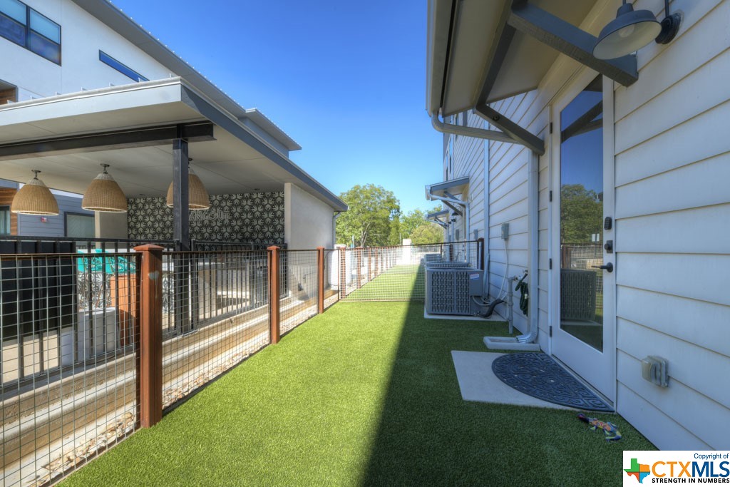 653 Stadtbach Street