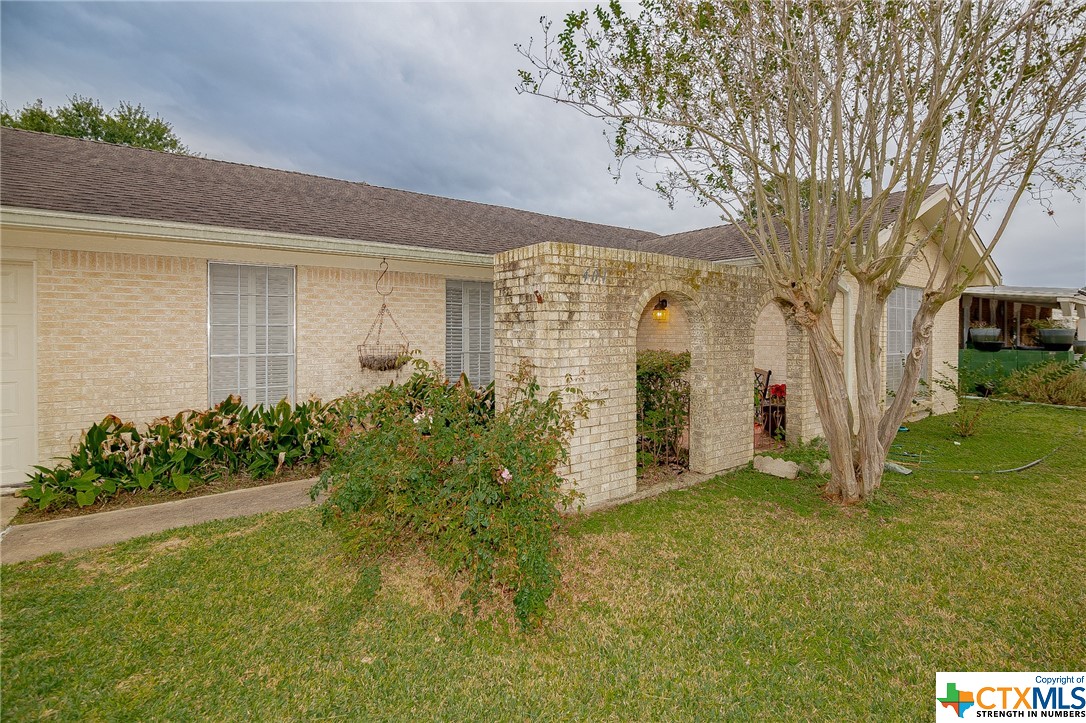 401 Yorkshire Lane