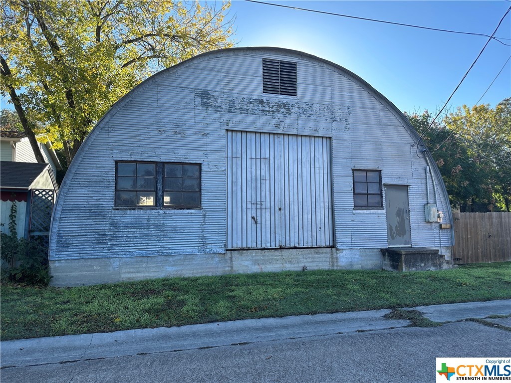 402 E Goodwin Avenue