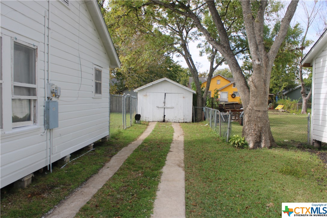 609 Avenue C