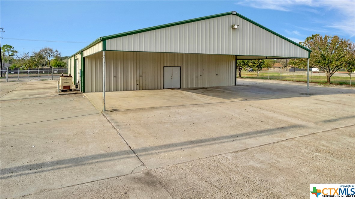 3005 E Mockingbird Lane