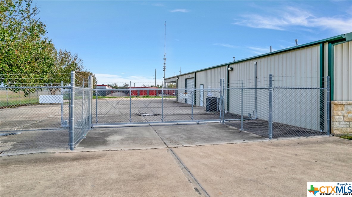 3005 E Mockingbird Lane